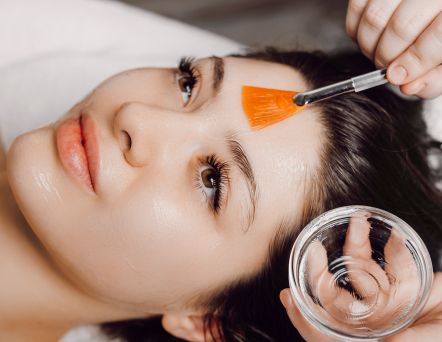 Tratar el acné, marcas o poro dilatado.